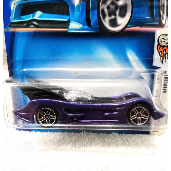 Hot Wheels 'Batmobile' 2004 First Editions - 1:64 Scale *NEW* - Picture 3 of 4